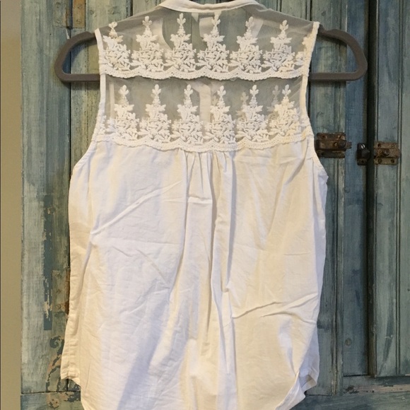 Forever 21 lace shirt - Picture 3 of 3